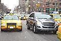 Mercedes-Benz ML 450 Hybrid auf den Strassen von New York. Photo: UnitedPictures